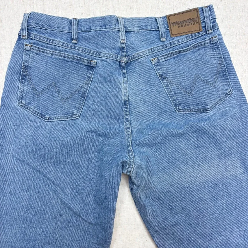 Wrangler Rugged Wear Relaxed Fit Jeans Mens 38x32 Blue Straight Leg Y2K Style
